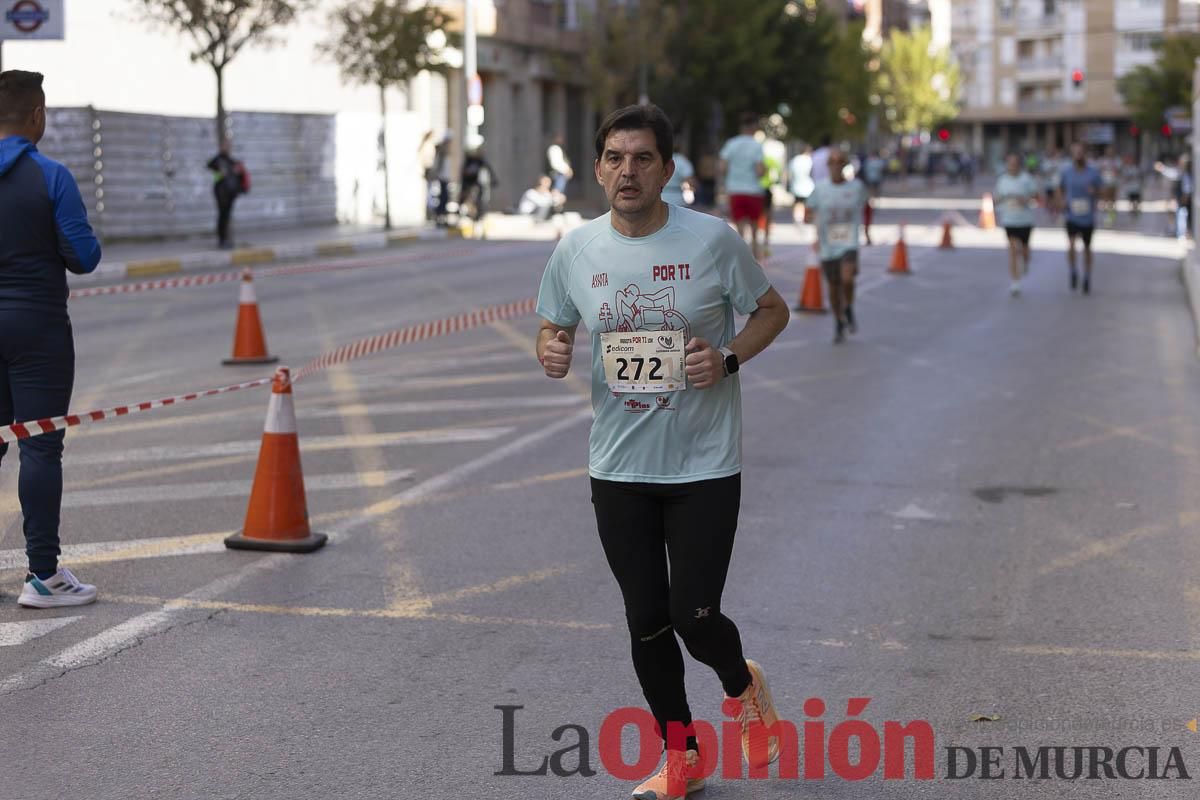 Carrera '10K Assota por ti' en Caravaca (salida y giro primera vuelta)