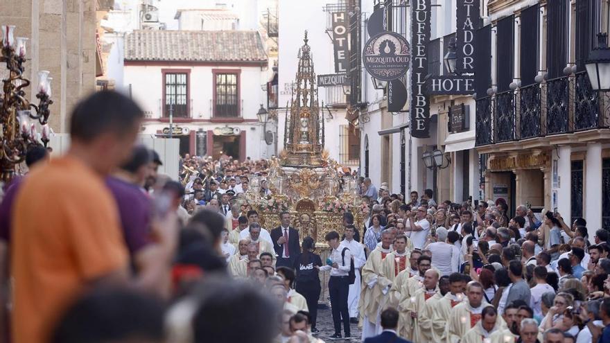El Corpus vuelve a relucir en Córdoba en su jueves tradicional