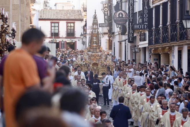 El Corpus vuelve a relucir en Córdoba en su jueves tradicional