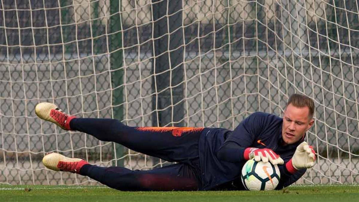 Marc-André Ter Stegen, guardameta del FC Barcelona, en un entrenamiento en la Ciudad Deportiva