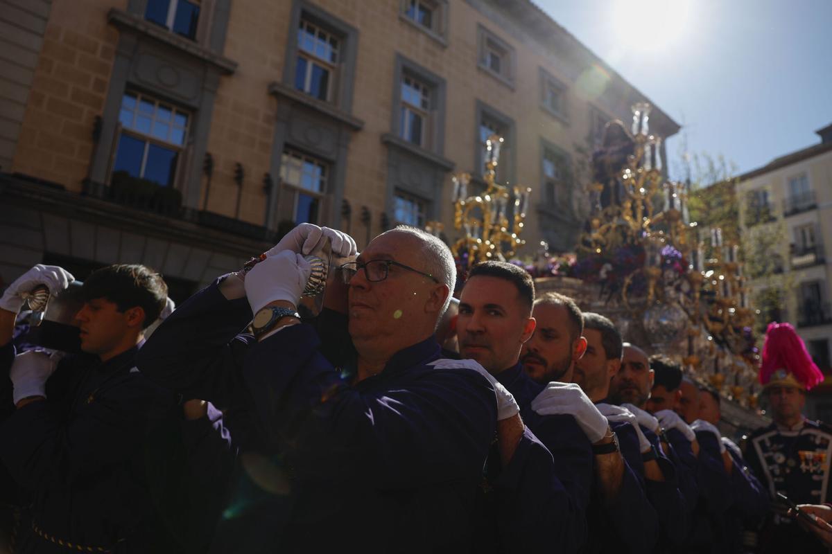 Las mejores imágenes de las procesión de Jesús 'El Pobre' en el Jueves Santo de Madrid. Las mejores imágenes de las procesión de Jesús 'El Pobre' en el Jueves Santo de Madrid.