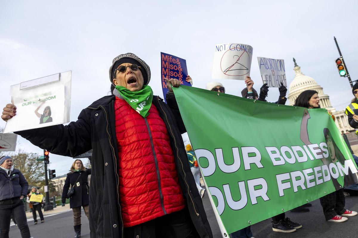 La Corte Suprema de Estados Unidos escucha argumentos sobre el fármaco abortivo mifepristona