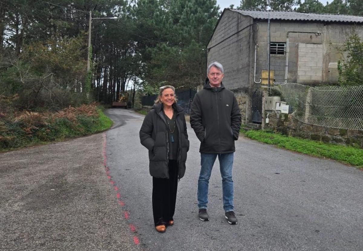 Las obras de instalación de un aseo de última generación en el parque de Confín. |  FdV