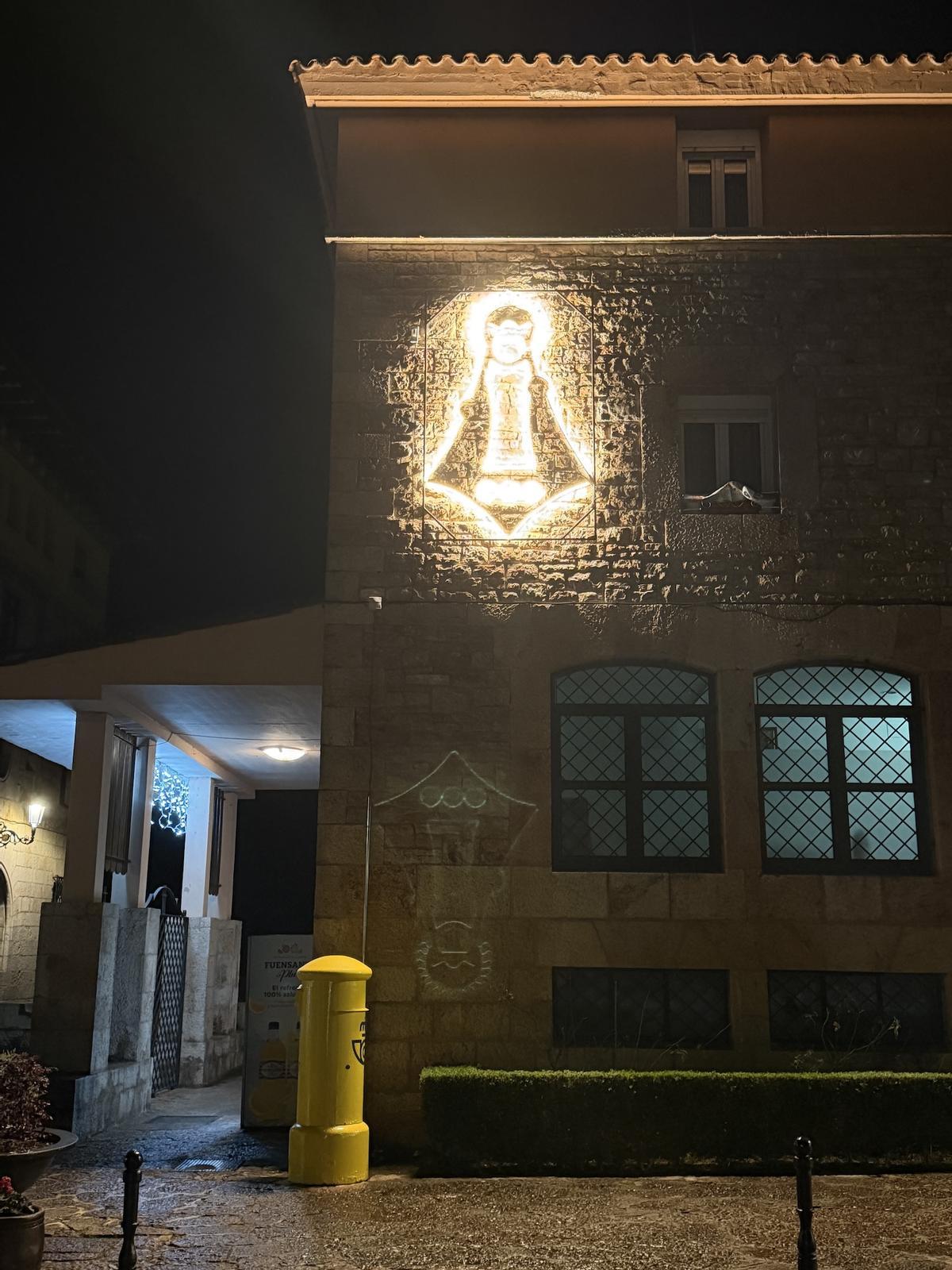 Así de espectacular luce Covadonga por Navidad