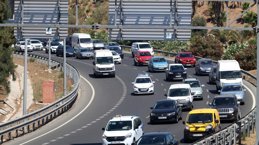 Tráfico en una carretera de Málaga.