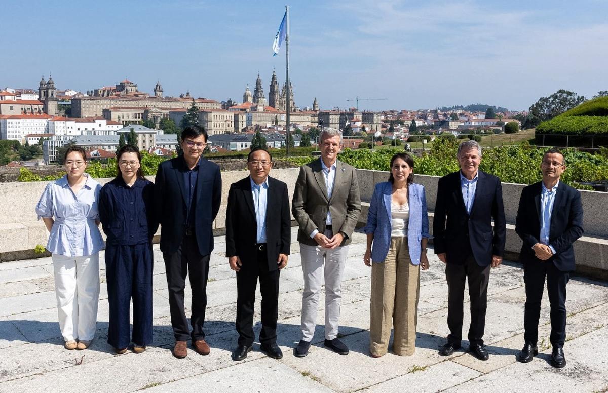 Rueda y Lorenzana con la cúpula de SAIC en Monte Pío