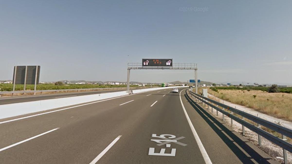 Punto aproximado de la carretera AP-7 en el que se habría producido el accidente de tráfico.