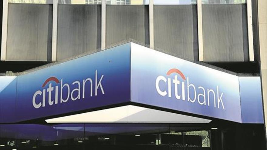 Juzgan al director de Citibank en Cáceres por quedarse con 1,8 millones de sus clientes