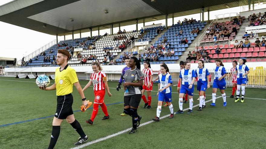 Estrena de la UE Figueres Femení a Vilatenim