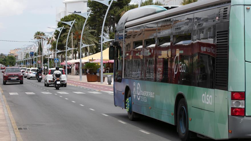 Los consells de Ibiza y Formentera, pendientes de la ayuda del Estado al transporte público en autobús