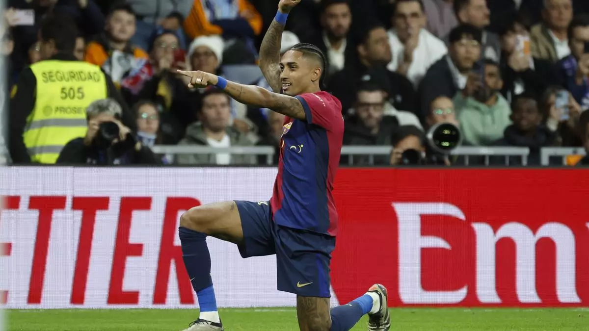 Raphinha se uni車 a la fiesta con su decimo gol del curso
