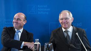 Luis de Guindos, ministre d’Economia, ha anunciat l’acord assolit amb el seu homòleg alemany, Wolfgang Schäuble.
