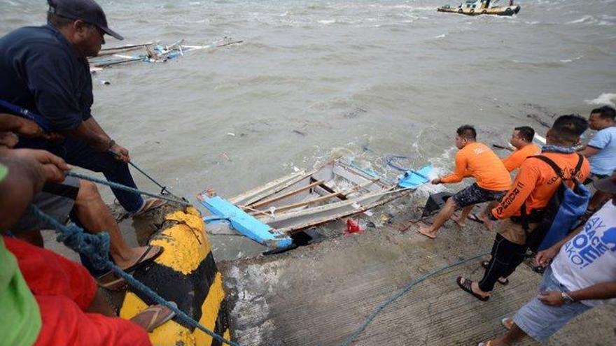 Sube a 31 la cifra de muertos por los tres naufragios en Filipinas