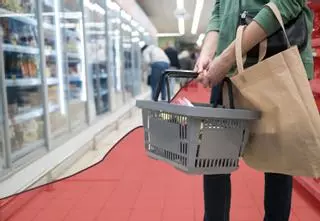 La cesta de la compra acumula su mayor encarecimiento en Galicia en 14 años