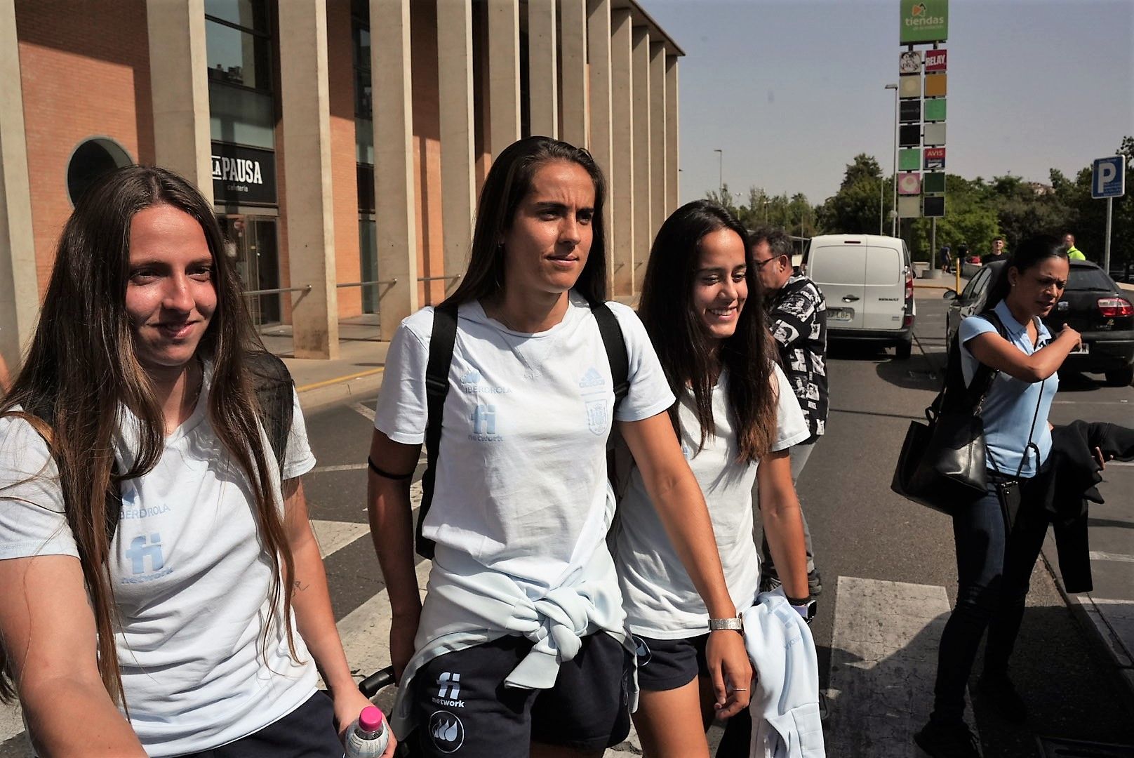 Las imágenes de la llegada a Córdoba de la selección española femina de fútbol