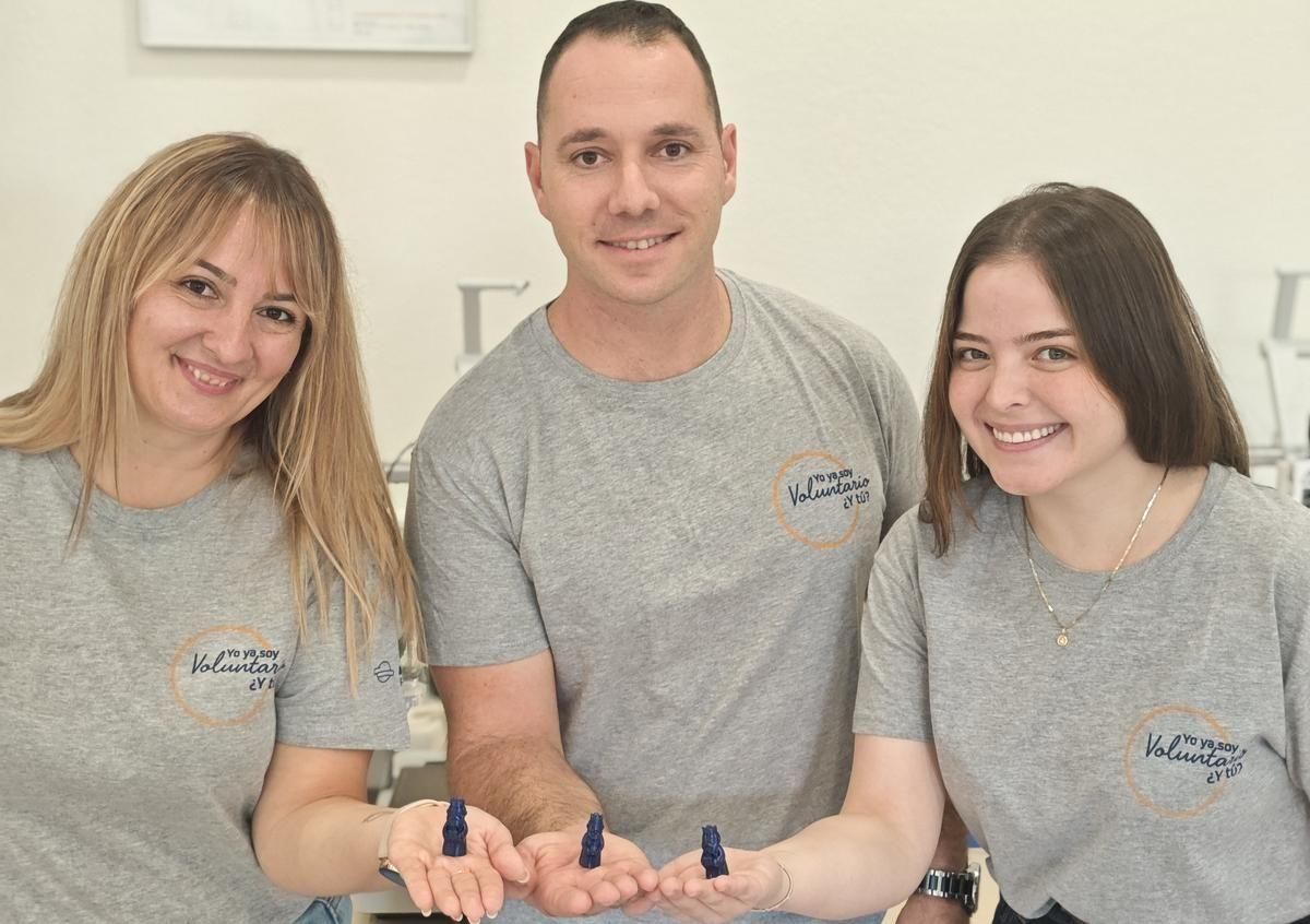 María, Àngel i Adriana són els tres voluntaris de Repsol que han fet possible aquest projecte d’economia circular impulsat per la Fundació Repsol i la Fundació Astier, que converteix residus en oportunitats.