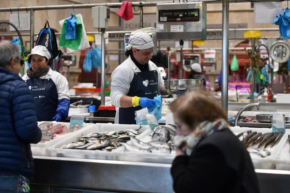 Coronavirus en Pontevedra: las colas en los supermercados vacían la plaza de abastos