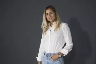 La surfista gijonesa Lucía Martiño anuncia que su prometido la deja tres meses después de pedirle matrimonio