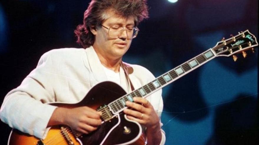 Muere el guitarrista de jazz Larry Coryell