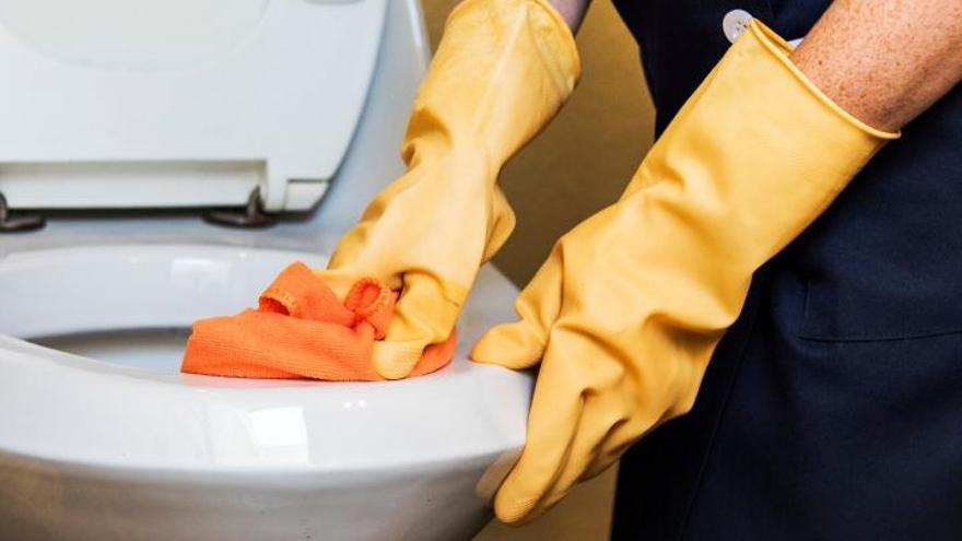Deixa el vàter net en un tres i no res: el truc de moda