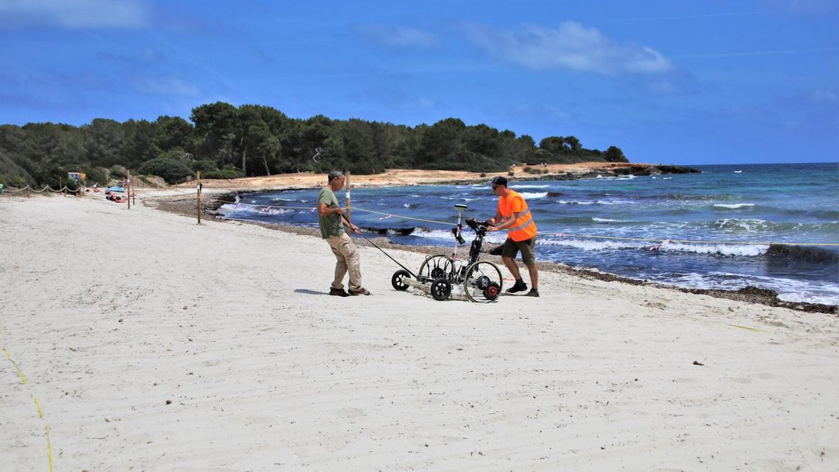 Der Strand von Sa Coma wurde im Mai mit Bodenradar und Magnetometer analysiert.