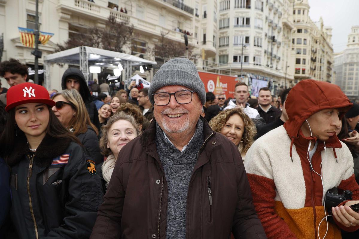 Búscate en la mascletà del 3 de marzo en la plaza del Ayuntamiento de València