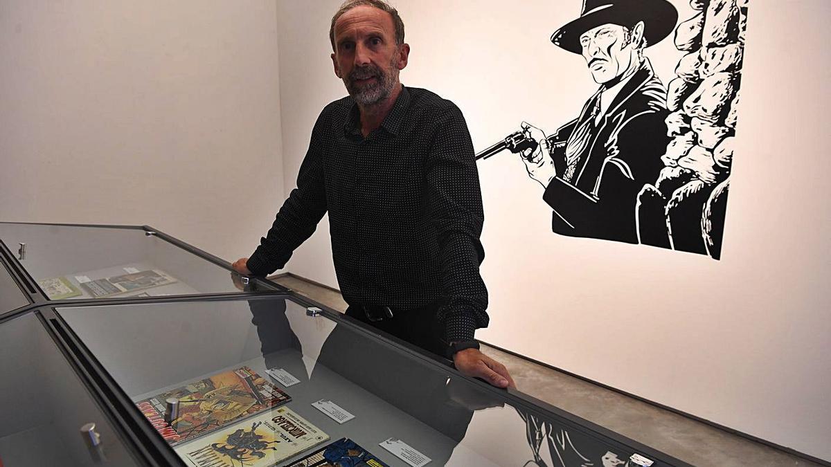 Ton Pedraz, en la exposición.   | // Carlos Pardellas