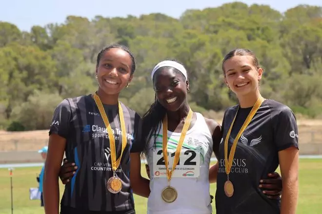 El fuerte calor marca el Campeonato de Baleares de atletismo