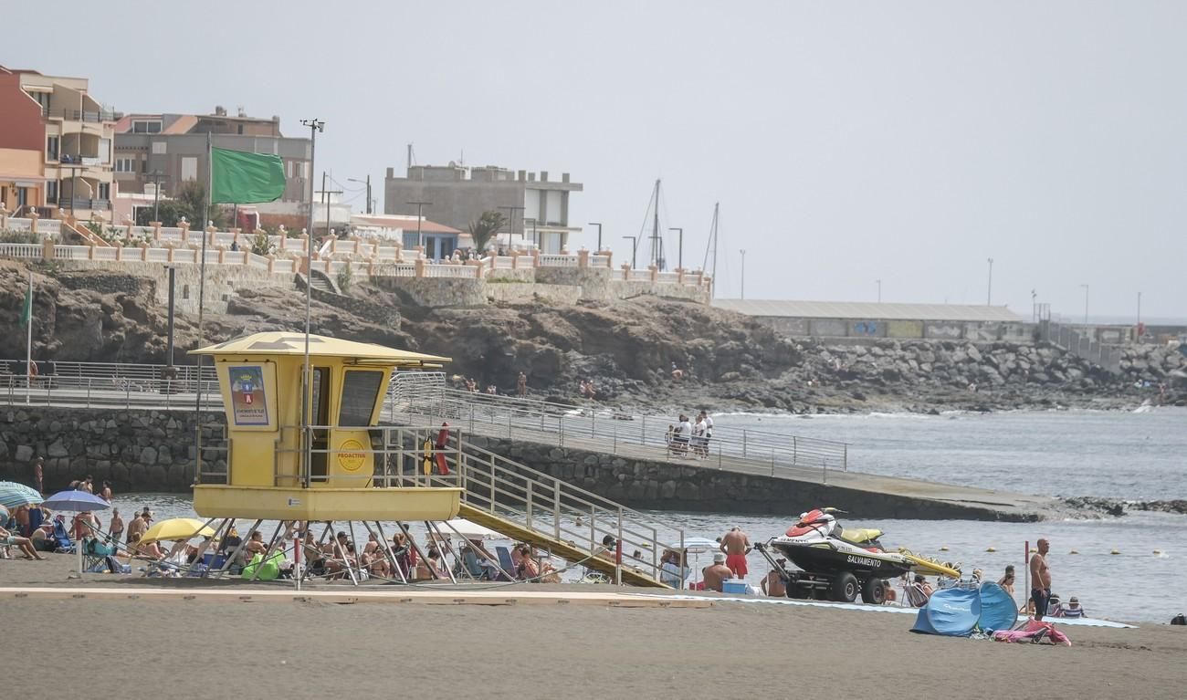 Domingo de calor y playa en Melenara