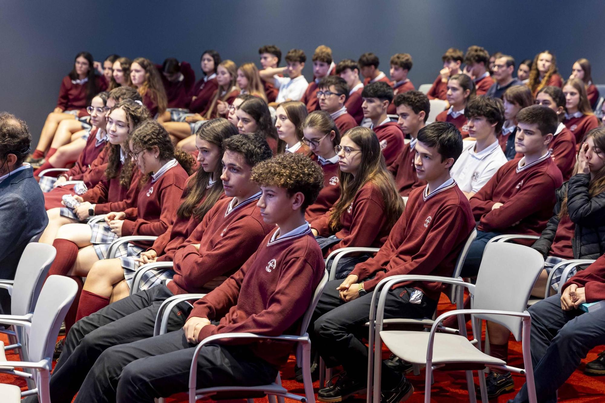 EN IMÁGENES | Juan Díaz y Sergio Serrano de ASINCAR, terceros ponentes en la II Semana de la Innovación de LA NUEVA ESPAÑA: “Acercamos la ciencia a la sociedad”
