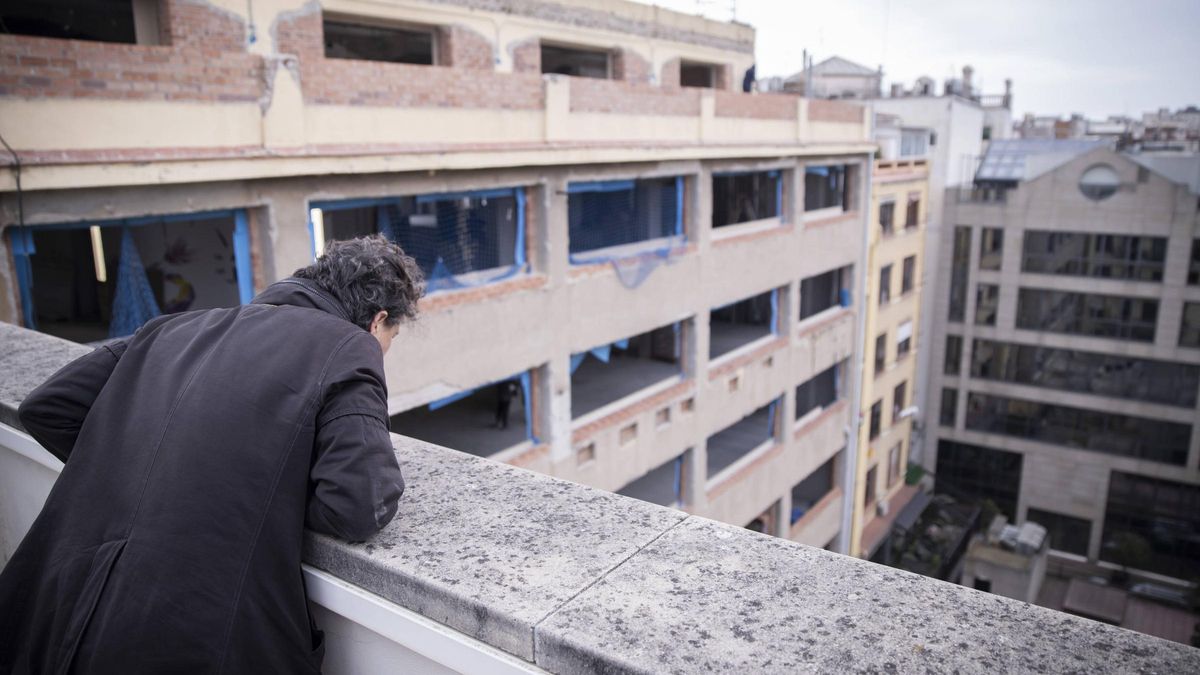 Barcelona paraliza la reforma de un gran edificio de Consell de Cent tras detectar obras ilegales