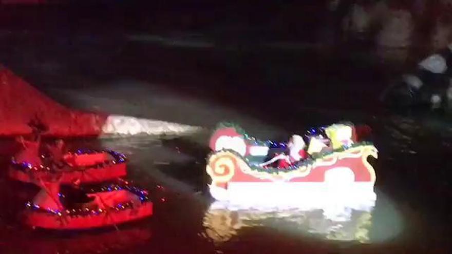 Papá Noel llega a Murcia por el río Segura