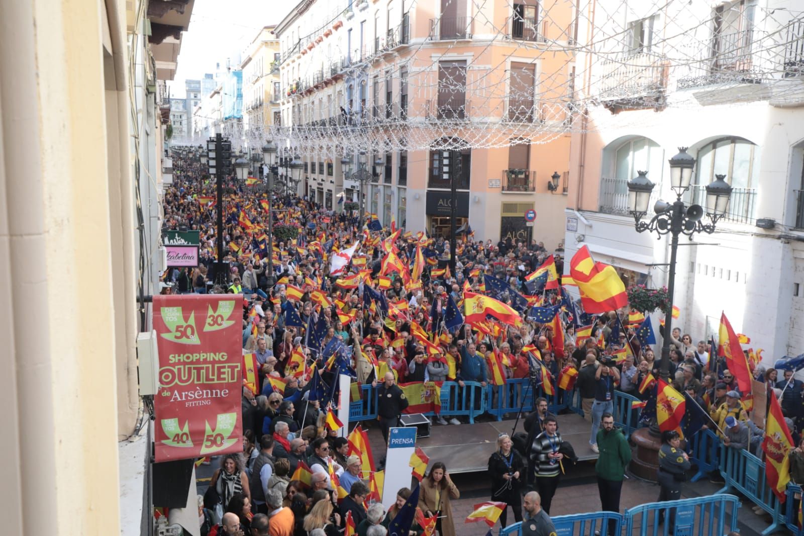 En imágenes | Manifestación del PP contra la amnistía en Zaragoza