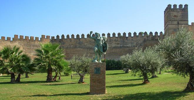 El gobernador musulmán que mandó construir la muralla de Badajoz