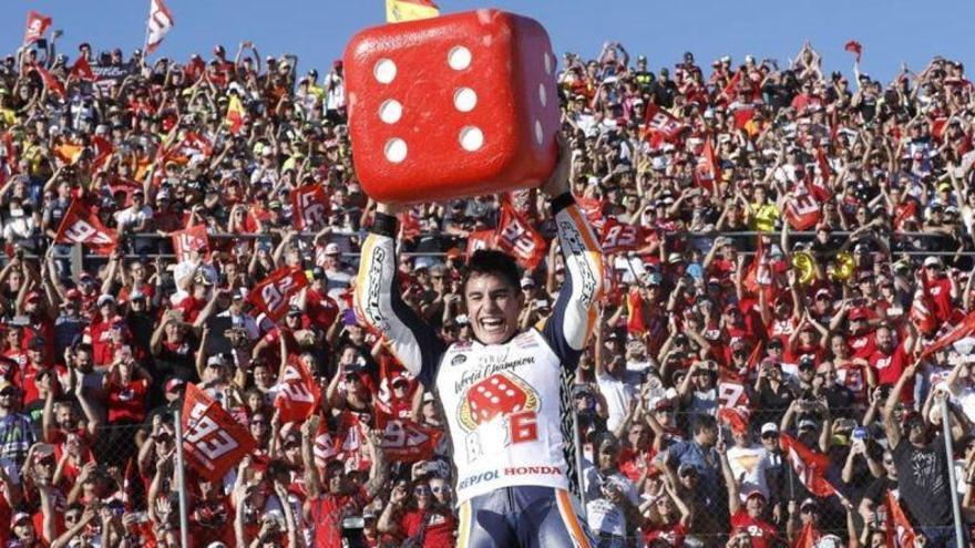 100.000 aficionados empujarán a Márquez a lograr la &#039;triple corona&#039;