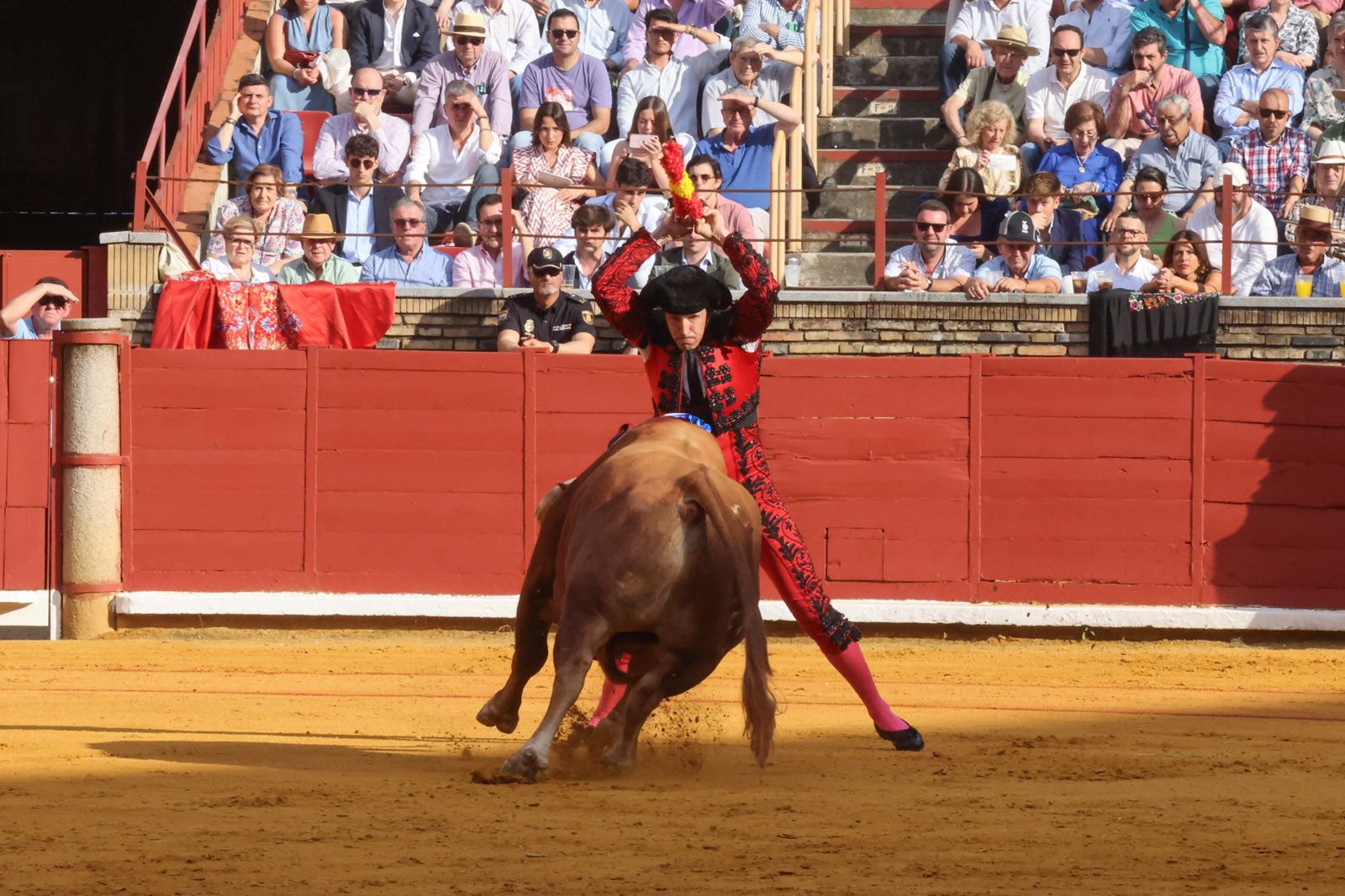 Javier Zulueta y Manuel Quintana abren la puerta de Los Califas
