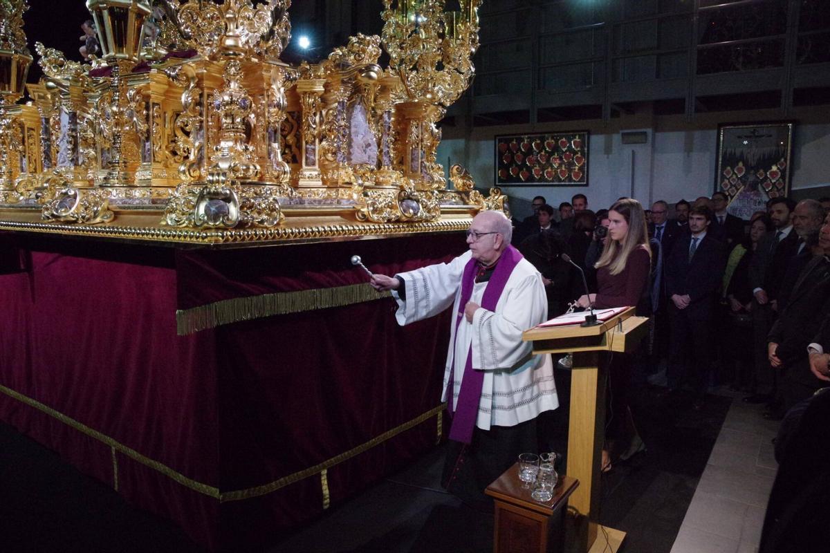 El Cristo del Amor estrena una joya para la Semana Santa de Málaga 2026