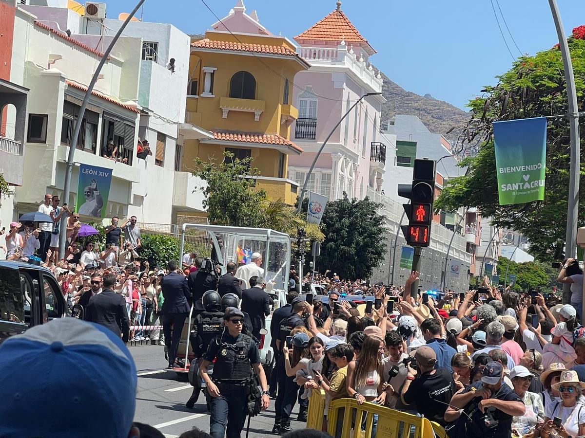 El papa León XIV visita La Salle y la calle Méndez Núñez El papa León XIV visita La Salle y la calle Méndez Núñez