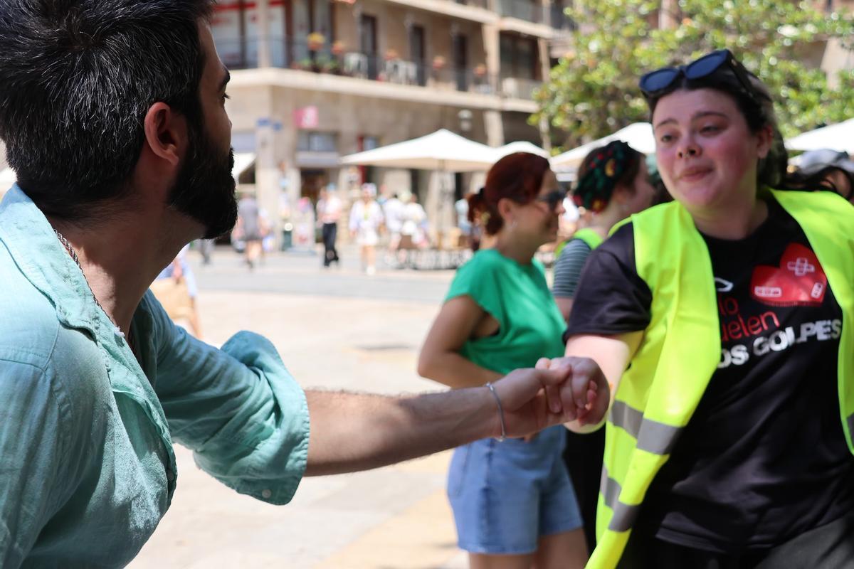 Los profesores mantienen el pulso con la acampada Plaza de la Virgen en ...