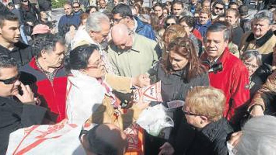 Los ganaderos regalan 3.000 litros de leche a colectivos