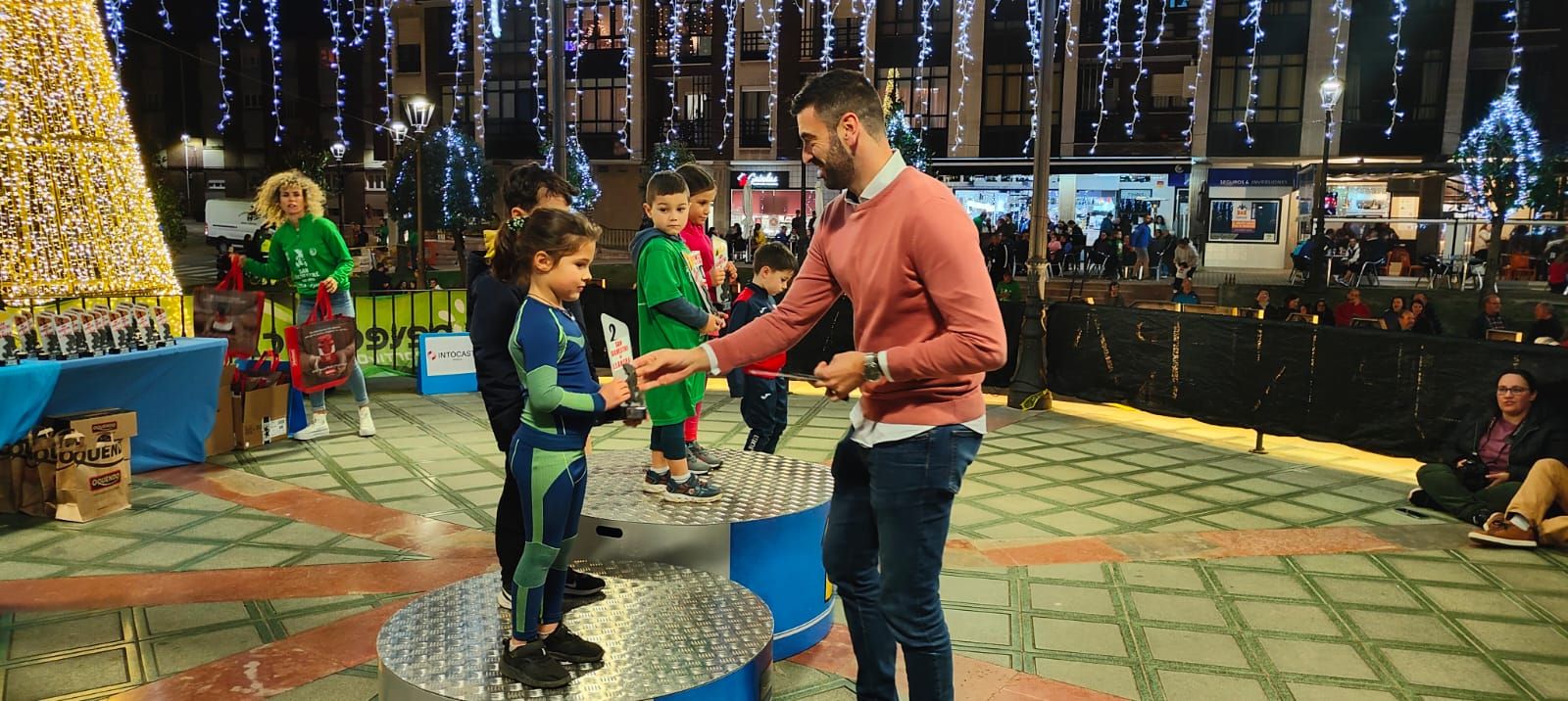 Emoción y solidaridad en la San Silvestre de Llanera, cuya recaudación se destinará a la asociación ELA Principado