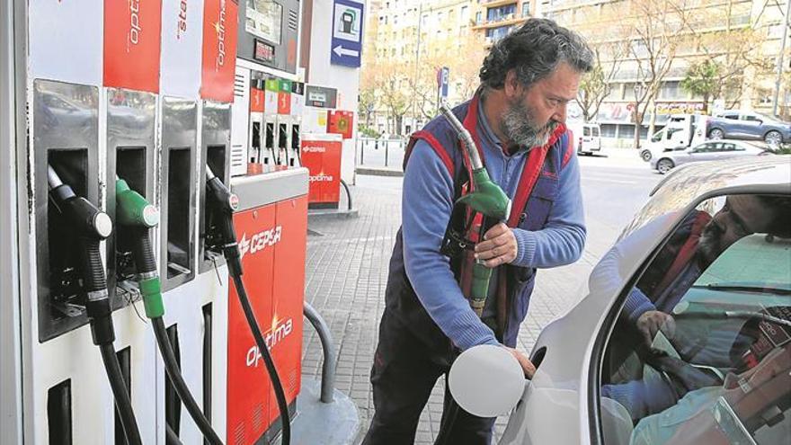 La OCDE pide a España gravar más los carburantes