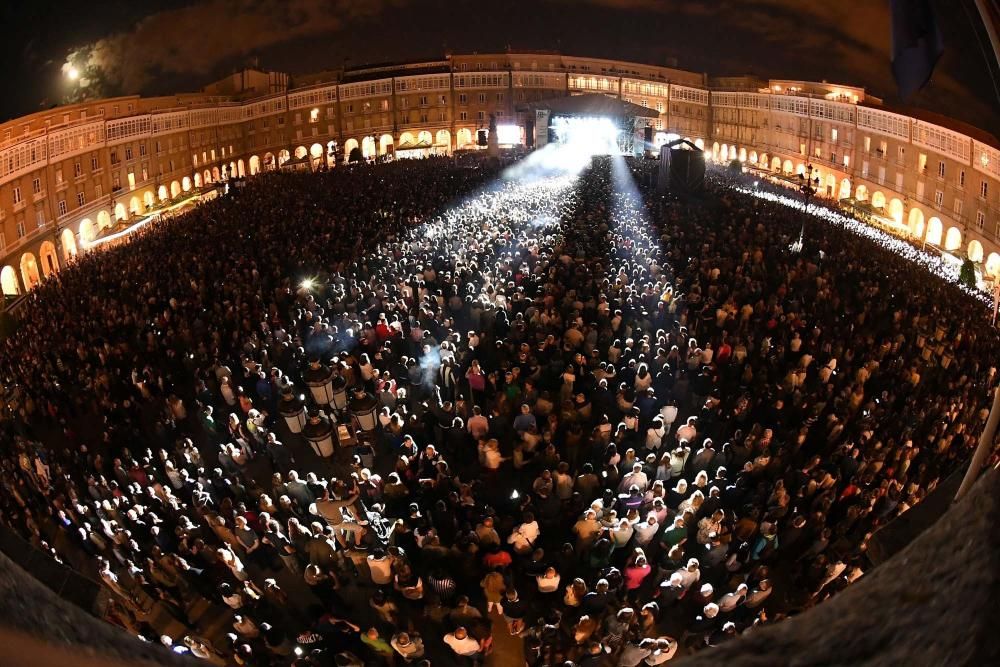 El artista repasa 40 años de carrera musical en su regreso a los escenarios en A Coruña después de 10 años-