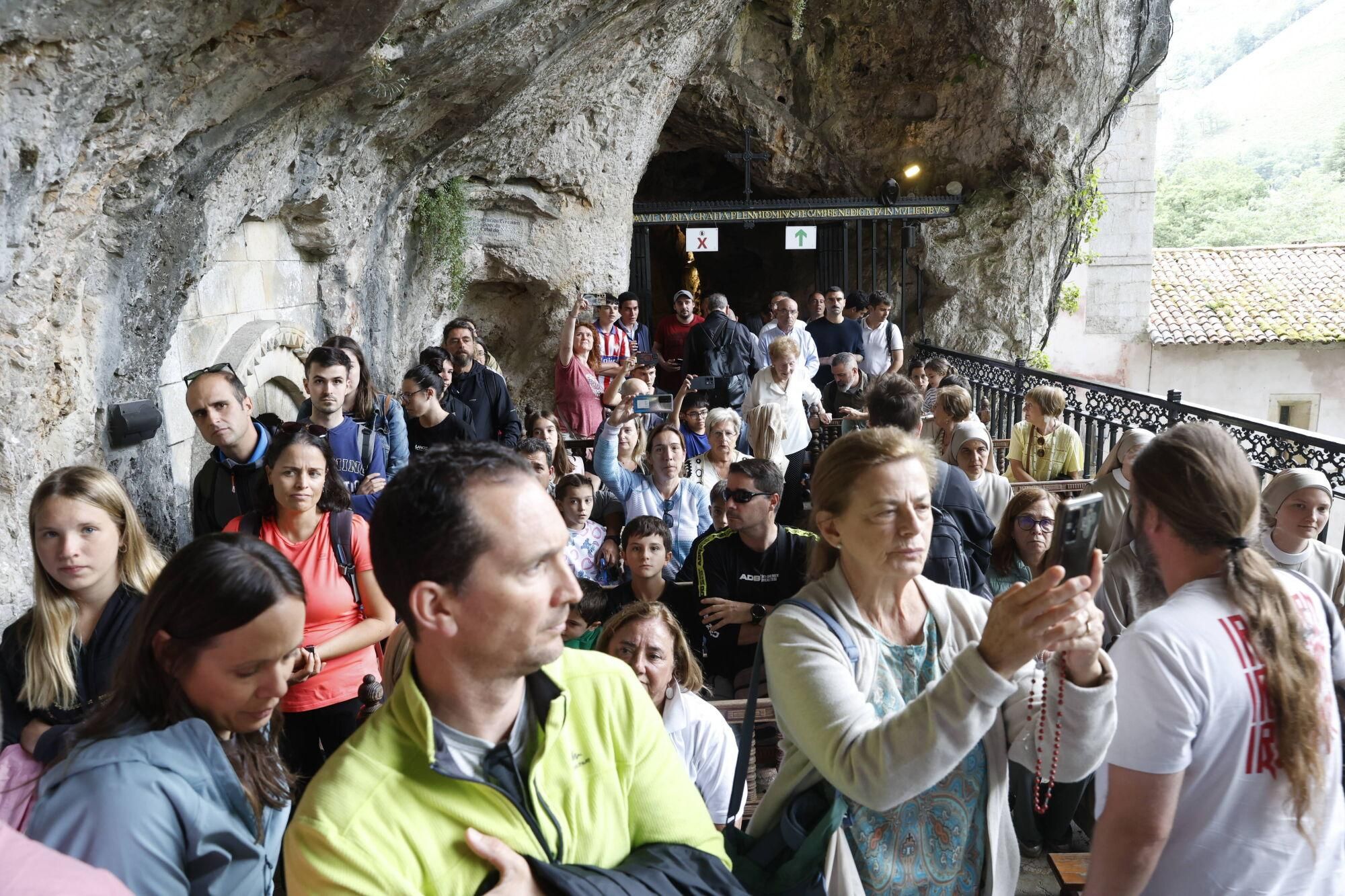 EN IMÁGENES: Visita del Sporting a La Santina en Covadonga