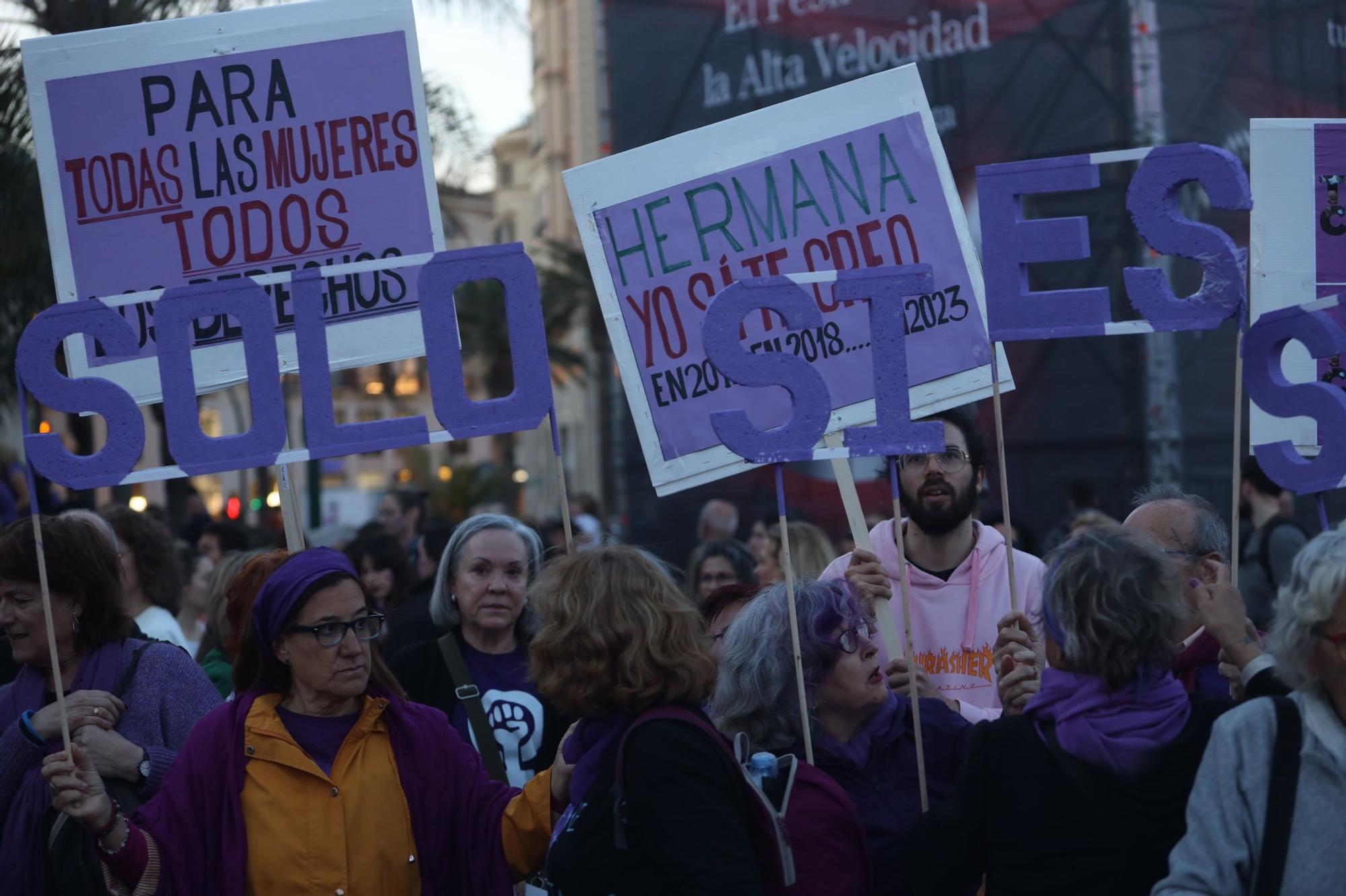 La marcha por el Día Internacional de la Mujer de Málaga, en imágenes