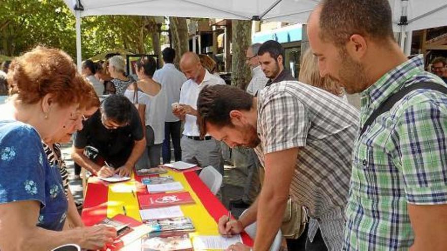 Dirigents locals i comarcals de CDC i ERC van fer campanya ahir per primer cop per Junts pel Sí