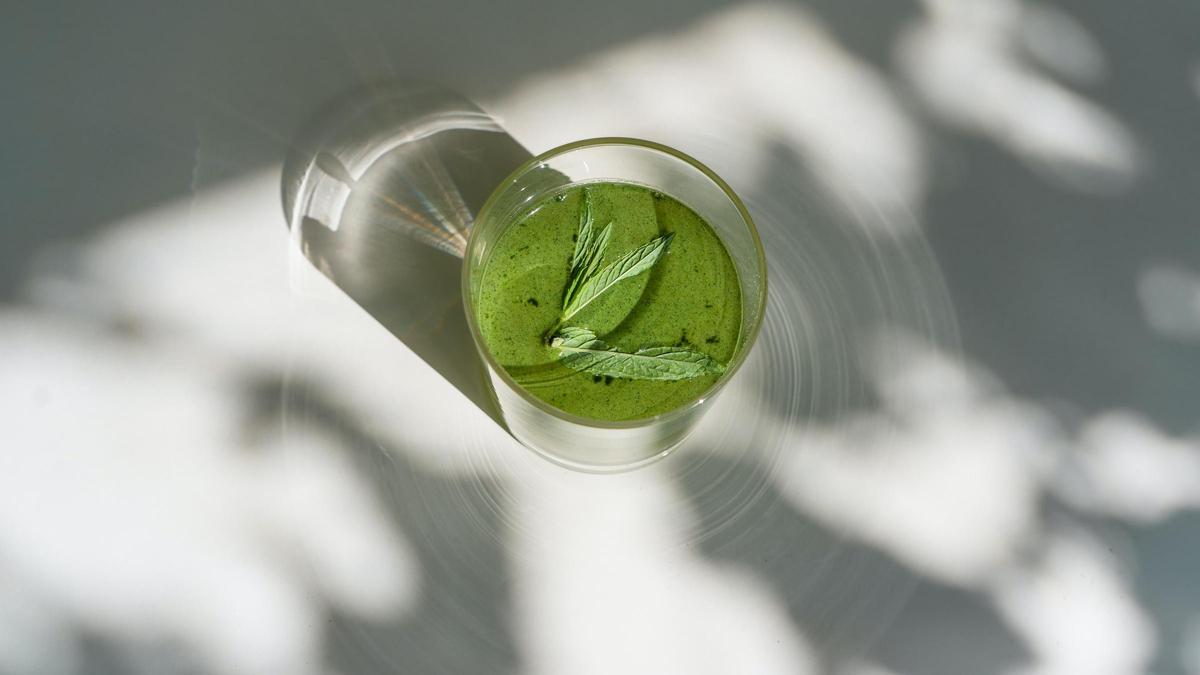 El zumo verde detox que te ayuda a eliminar los excesos del verano.