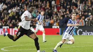 Umar Sadiq responde a Hugo Duro y 'se viste' de Pelé