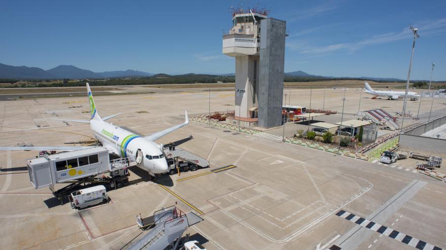 Comencen les obres de millora del paviment on aparquen els avions a l&#039;Aeroport de Girona