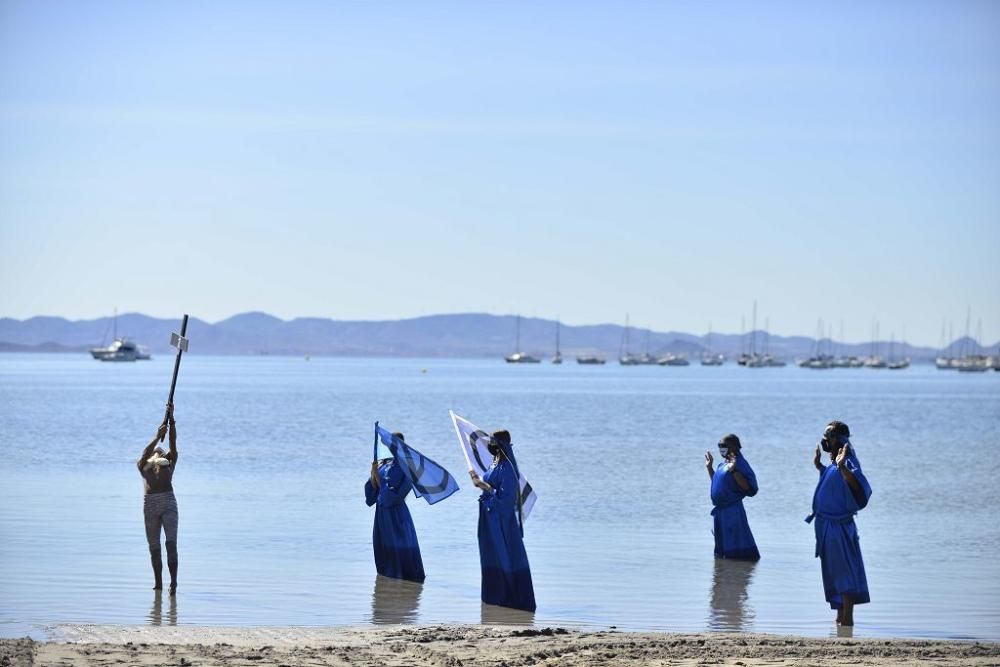 Centenares de personas se concentran en Villananitos para alertar del mal estado del Mar Menor